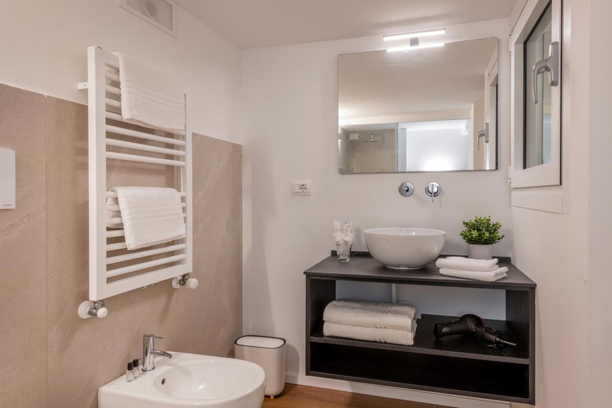 Bnbutler - Inbrera Suites - Giulianova, 1 Milánó Kültér fotó