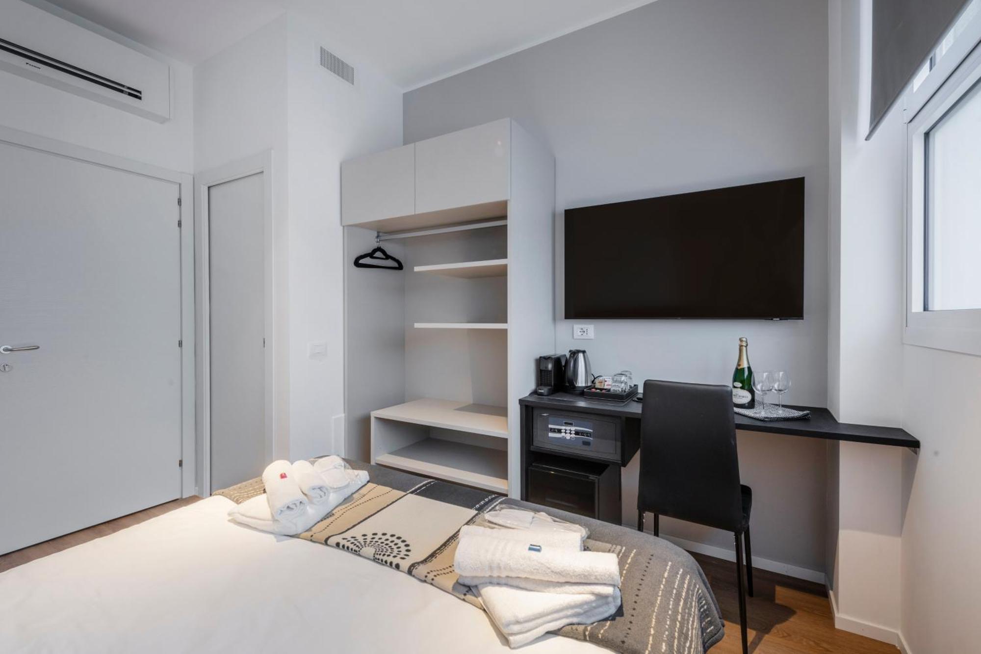 Bnbutler - Inbrera Suites - Giulianova, 1 Milánó Kültér fotó