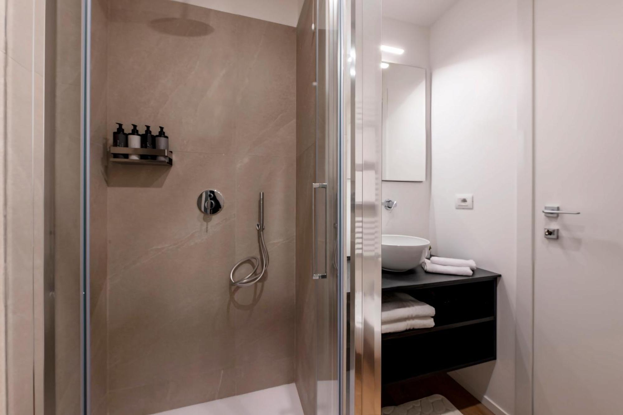 Bnbutler - Inbrera Suites - Giulianova, 1 Milánó Kültér fotó