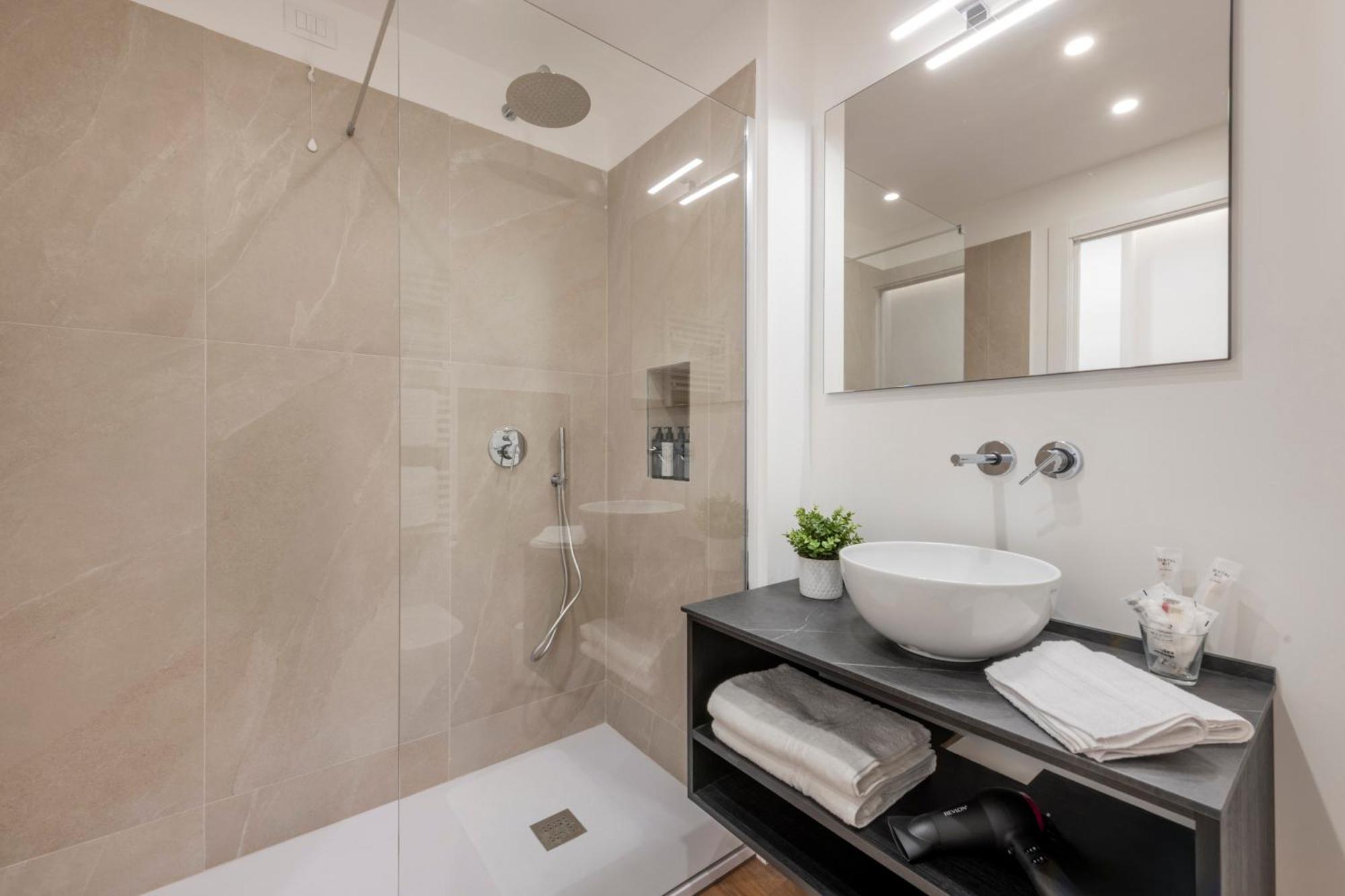 Bnbutler - Inbrera Suites - Giulianova, 1 Milánó Kültér fotó