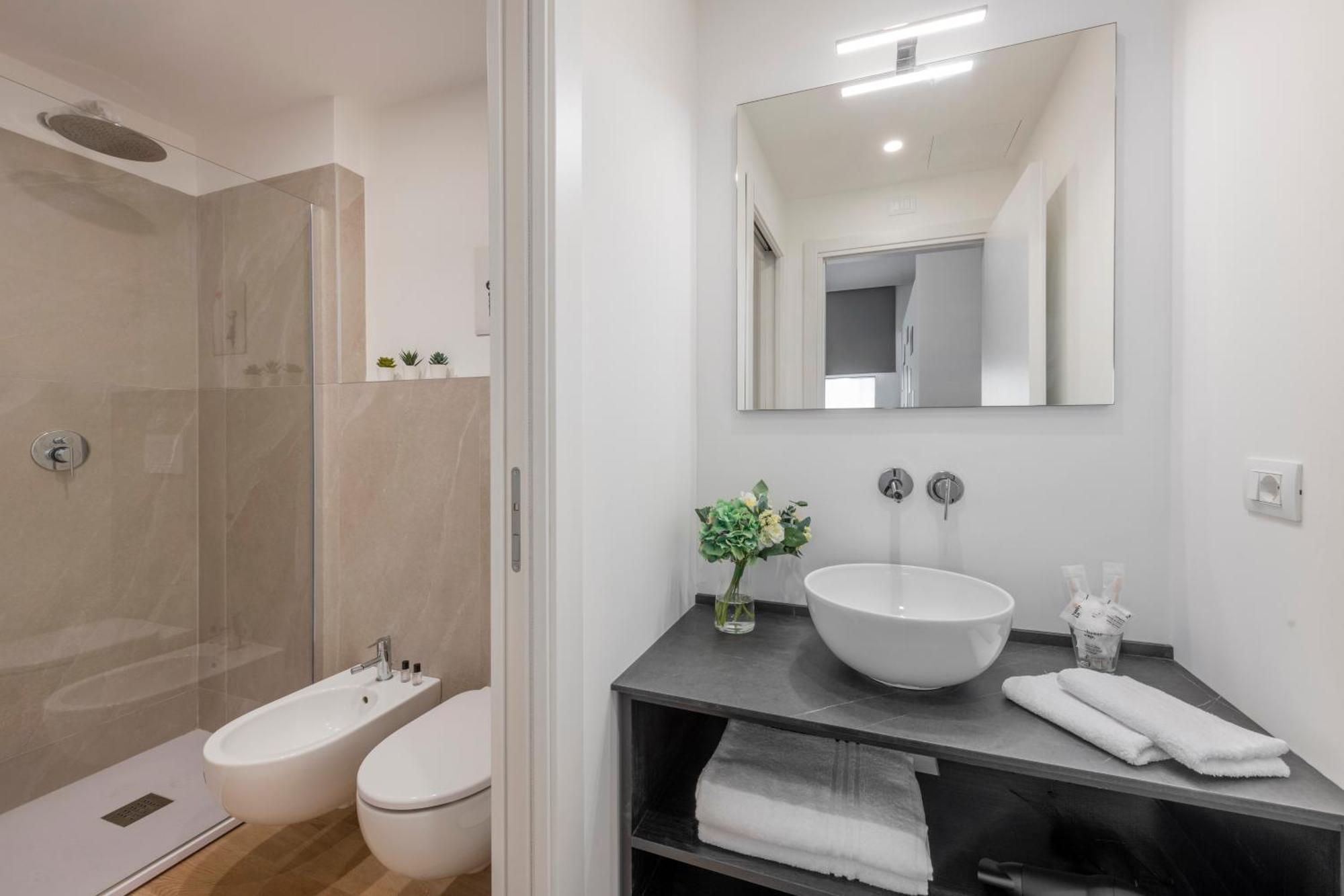 Bnbutler - Inbrera Suites - Giulianova, 1 Milánó Kültér fotó